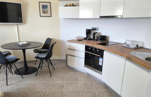 One-Bedroom Holiday Home In Zminj - Photo 3