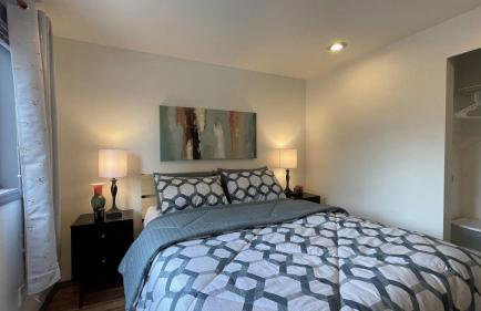 Remodeled, Spacious, Modern Retreat 5 BR, 3BA, 2KIT - Foto 15