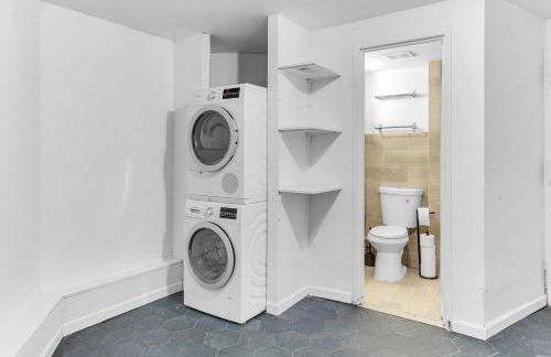 Inviting 2Bd Upper East Side Stay with Backyard - Foto 14