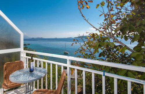 Bella Perna Beachfront Apartments - Photo 1