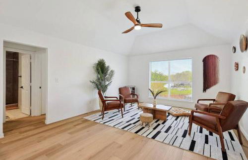 Wellness Oasis 5BR W Pool + Huge Yard + Fire Pit - Foto 18