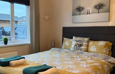 Stunning 2 Bedroom Bungalow - Free Parking - Convenient Location - Foto 20