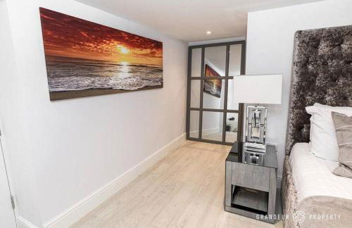 Mousehole by Grandeur Property - Photo 12