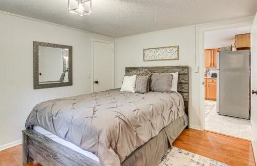 Vintage Farm Cottage Near Hikes and Pigeon River - Foto 17