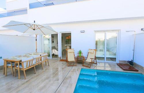 Modern home with private pool & close to the beach - Foto 23