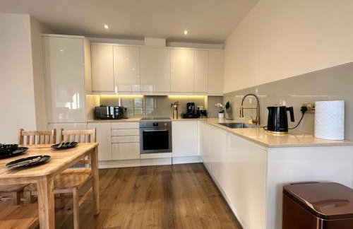 Stylish Riverside Apartment - Foto 11