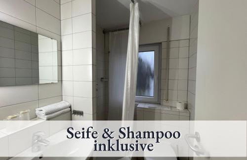 Ferienhaus Petra - Großzügige Ferienwohnungen in bester Bodenseelage l 1 Minute zum Bodensee l 7 Ferienwohnungen l Vollausgestattete Küchen l Gratis-WLAN l Gratis Parkplätze l Mitten auf der Mettnau - Photo 64