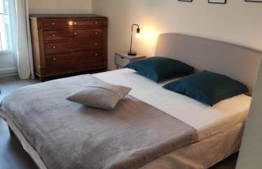 Pretty and quiet top floor 2 bedroom flat in the port area of Nice - Photo 14