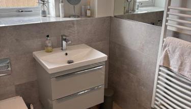 Gorgeous Dornoch apartment - Photo 5, Shower