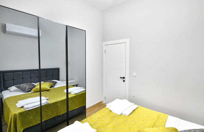 Red Moon Suites - Photo 14