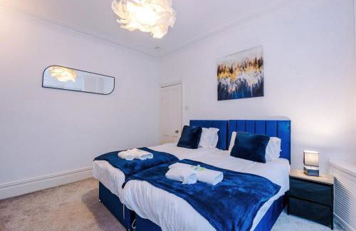 4 Bedroom House in Walkden with Free Parking, by Short Term Digs Short Lets & Serviced Accommodation - Foto 10