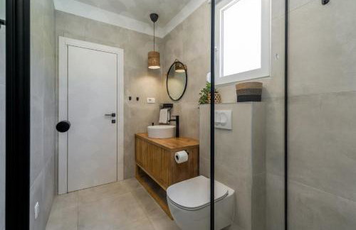 Villa Zen with 4 bedrooms, private 32 sqm pool, summer kitchen, 7 km from the beach - Photo 33