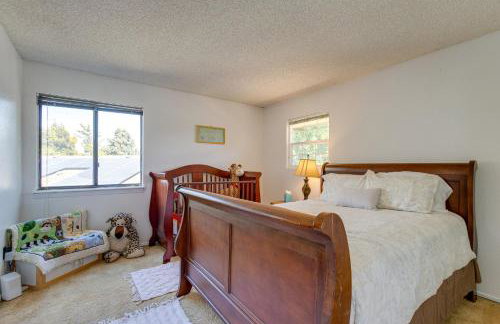 Spacious Aurora Retreat w/ Game Room + Hot Tub! - Foto 16