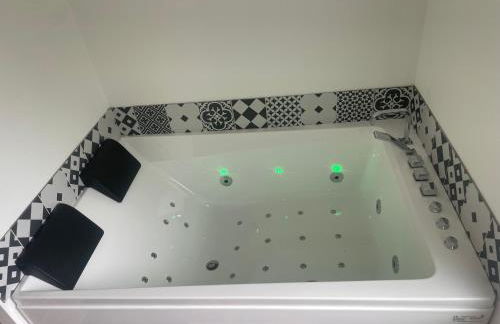 maison entière piscine balnéo - Photo 3