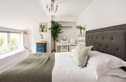 Cotswold Cheltenham, whole house with hot tub - Photo 33