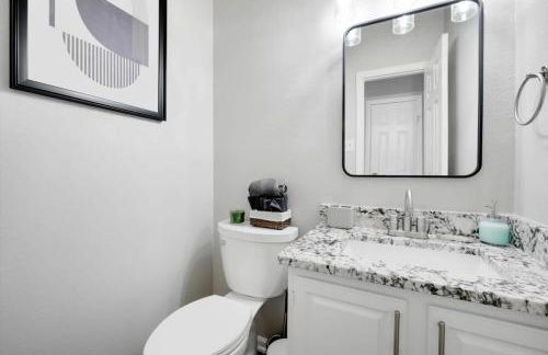 Lewisville Estate - Spacious 5BR w Game Room - Foto 31