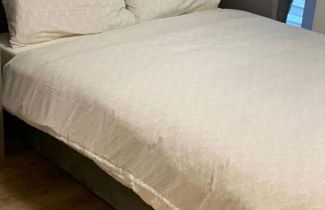 Inviting 2-bed Apartment in Grays - Photo 2