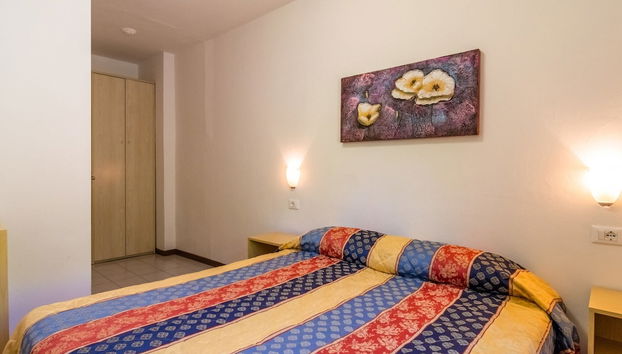 Mansion by Lake Garda With Pools & Olive Trees - Foto 3, Habitación