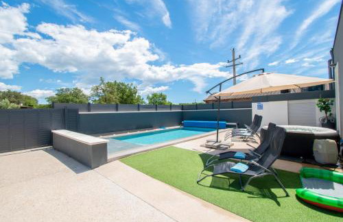 Villa Marsel with Pool & Jacuzzi by Istrabook - Foto 14