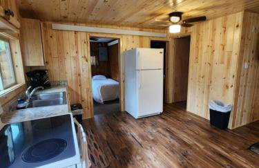 Cabin 8 - A newly remodeled with shaded deck on the lakeshore - Foto 3