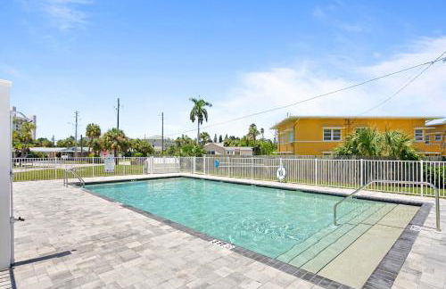 Mad Beach Hideaway - Photo 17