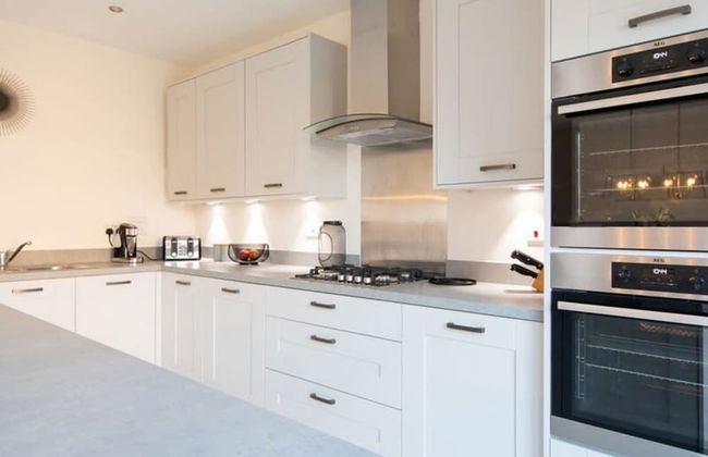 Charming Modern City Escape Garden Parking - Foto 21