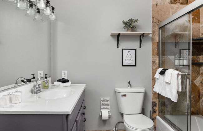 Hometown Hideaway - 4BR 2 5BA Pool Game Room - Foto 37