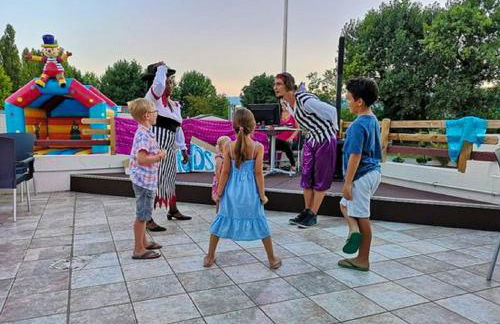 Bungalow charmant à Condrieu avec piscine partagée conviviale - Foto 14