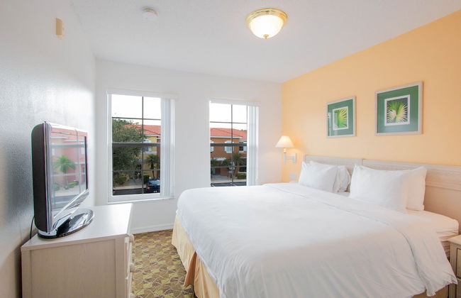 Berkley Lake Townhomes - Photo 14