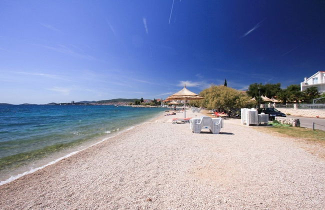 Lovely 1-bed Apartment With sea View in Srima - Photo 19