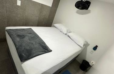 Quarto privativo com banheiro compartilhado,a 800mts do pátio do forró - Foto 12