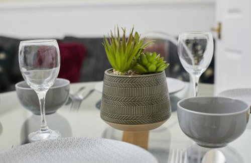 Hayy Springbank 2-Bed Home with Comfort & Space - Foto 22