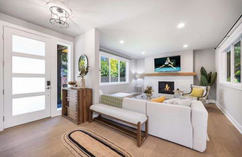 Modern Kirkland 4BR Family Oasis Kids Paradise - Photo 10