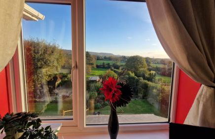 Large house with pool only 15 mins from the beach - Foto 10