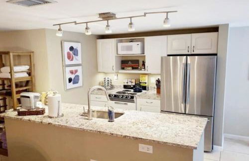 14th 99 Walk Score 3 mins to Metro rail - Foto 1