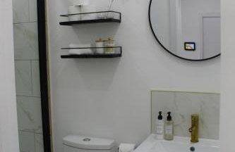 Entire rental unit hosted by Lux Living - Foto 7