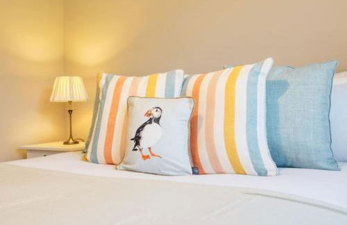 Beautiful Seaside Holiday Home - Photo 16