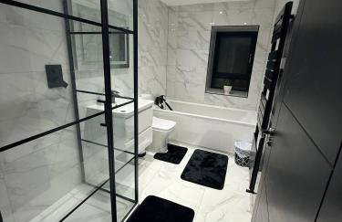 Luxury home 5 bedroom 3 bathroom games room parking - Foto 22