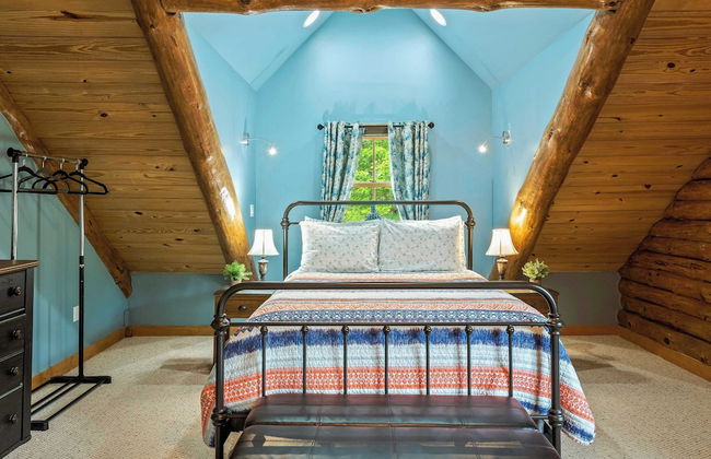 The Bigwood Cabin by Avantstay Hot Tub, Firepit, Pool Table, Private Yard - Photo 35