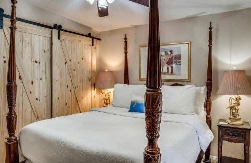 Joyful Cottage Rental for Couples with Poolside Cabana near San Antonio, TX - Foto 4