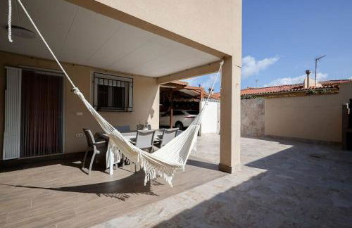 Cómodo chalet en la playa con gran patio exterior cerca del MET Y Campo de Golf - Photo 42