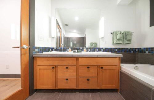 Queen Anne Modern Family Home Free Parking - SLU - Gym - Foto 32