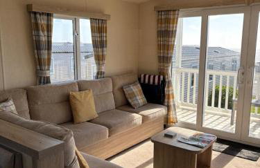 3 Bedroom, Sleep 6, Wi-Fi, Decking, Sea-View, Parking - Photo 7