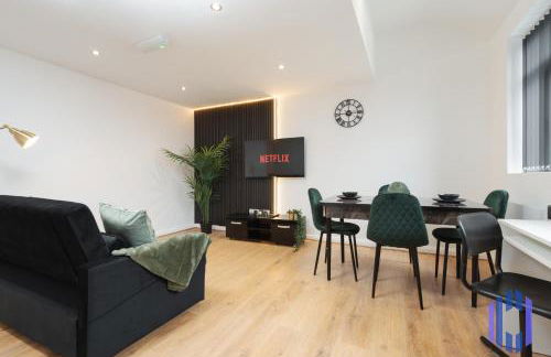 Sophisticated & Stylish Flat near Manchester Airport - Sleeps 9 - Foto 22