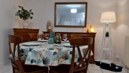 T2 55m² tout confort avec jardin. Cuisine et équipements neufs. Wifi TV parking - Photo 3