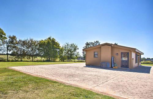 Pet-Friendly Efficiency Cottage with Pool! - Foto 21