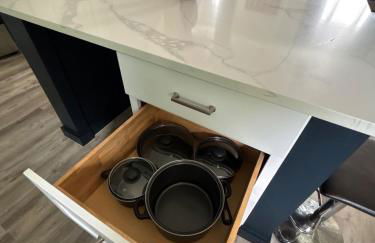 The Canvas Modern 4BR Retreat Rooftop - Photo 7