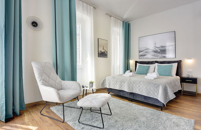 D&A Central Luxury Apartments - Photo 18