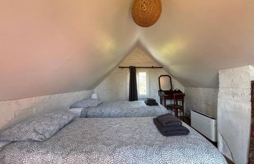 Maison de campagne lumineuse spacieuse dans impasse au calme a proximité d'un chateau deux vérandas grand jardin cabane pour vélos, pres Port en Bessin et Bayeux, proche plages du débarquement - Foto 21