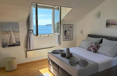 Indy's Beach Apartments -Two Bedroom Apartment with Balcony and Sea View - Photo 34